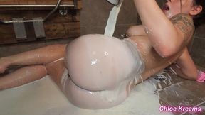kitty needs milk! soaking my body & bush in milk - chloe kreams