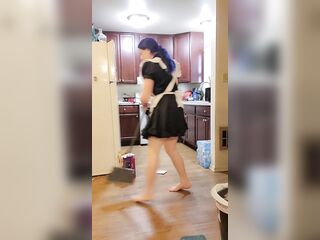 Trans mother I'd like to fuck Maid Clean Abode During the time that Plugged