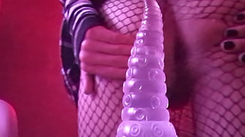 FembOwO usa dildo