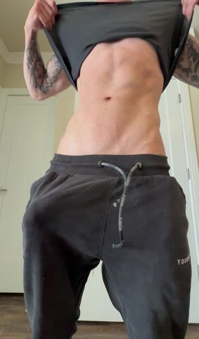 Big-dicked solo guy jerking off