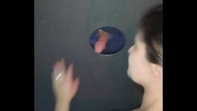 Ruiva casada e safada mama v&aacute_rios pau no gloryrole e o marido participa filmando a putaria