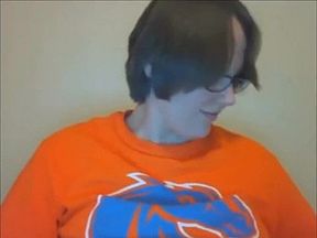 PARANOID TEEN PUTS ON BATHROOM SHOW