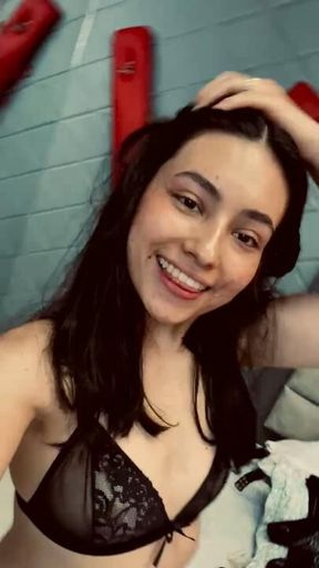 Moving my sexy ass in tour face 💃🤤😋😈