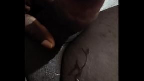 Neg&atilde_o com o cacete bem duro gozando gostoso