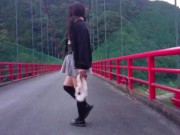 Honoka who likes to expose himself outdoors in the middle of a bridge.