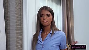 Hoe-tel Maid Freaks Out When She Gets More Than The Tip