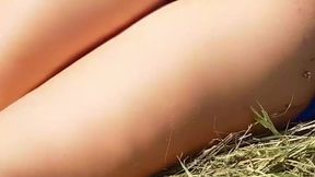 RISKY PUSSY FLASHING IN A FIELD BY THE ROAD! PERFECT PUSSY WITH AN ANAL PLUG!