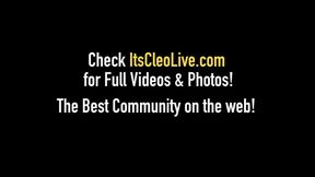 Webcam Cutie Its Cleo Rubs Her Clit On The Roof!