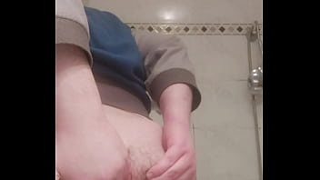 Pushing out a nice piece of meat: gay rosebud and a little dildo after s**t