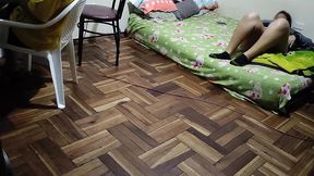 estoy donde mi mejor amigo jugando en la pc luego viene su esposa le pone los cuerno conmigo ya que mi mejor amigo no se la folla aprovecho para follarmela mientras el sigue jugando