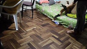 estoy donde mi mejor amigo jugando en la pc luego viene su esposa le pone los cuerno conmigo ya que mi mejor amigo no se la folla aprovecho para follarmela mientras el sigue jugando