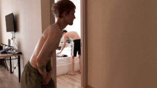 Blowjob, cumshot, bareback, shower, caught – เกย์หนุ่มมือสมัครเล่นอวัยวะเพศใหญ่ร่วมเพศทางทวารหนัก