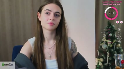 La Femme Latina Provocante Pose Nue Et Touche Chaque Zone Sensible De Son Corps Excit Avec Un Dsir Secret