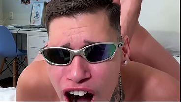 N&Atilde_O AGUENTEI DAR MEU CU PRO MACHO DOTADAO DO KAU COBRA ELE ARREBENTOU MEU CUZINHO