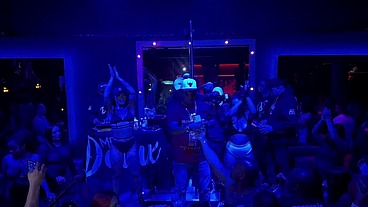 Depois do Baile funk, fui transar nos buracos, de primeira foi um pau pequeno, mas depois venho um pau grande que deixei até me dá leitinho na boca