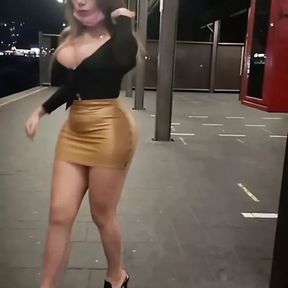 Tranny sensual in city Subway, Mexico - Indios Verdes