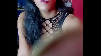 Lista para atraparte con mis encantos