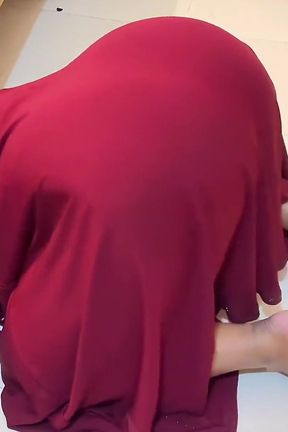 Hot Aunty Stuck Under Bed &amp; Undress Her Big Ass When She Try to Act of Maid in Arab Hotel by Clean