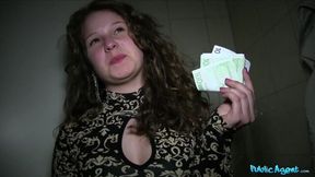 Casting fuck for money with a gorgeous brown-haired Bunny Baby