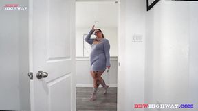 GIVING THE REAL ESTATE AGENT BACKSHOTS