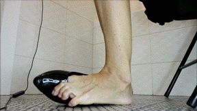 Foot pressed ballets flats to the floor,shoeplay AVI