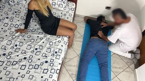 me gusta que el masajista me haga masaje en mi culo y mi vagina al frente de mi marido cornudo ntr netorare