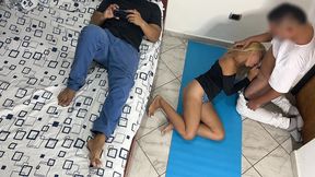 me gusta que el masajista me haga masaje en mi culo y mi vagina al frente de mi marido cornudo ntr netorare