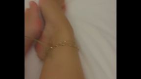 Jolie fleur dans mes doigts de pieds