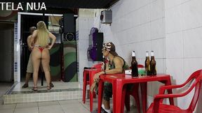 loira gostosa leva a loucura com show de strip