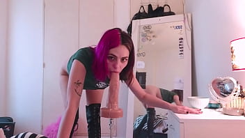 Standing ride on the fuck machine - anal