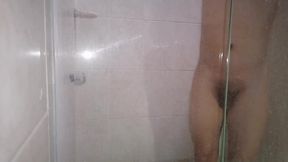 trio en la ducha