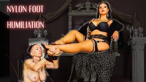 Nylon Foot Humiliation: Matriarch Ezada Sinn and Giada Da Vinci nylon fetish play on the throne