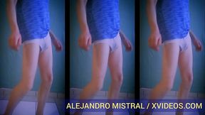 Hombre en trusa blanca ALEJANDRO MISTRAL