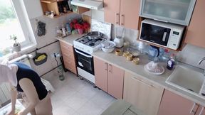 Hot amateur couple having fun in the kitchen. Sexy mom having breakfast in the bedroom, hairy pussy, big tits, big ass.