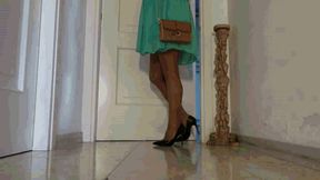 Slender legs in pantyhose AVI (1920x1080) FHD