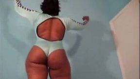 Torrid amateur lady showed and twerked her big fat ass for me
