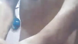 Masturbaatio, siemensyöksy, masturbointi, suutelu, nyrkkinainti – nuori intialainen teinihomohuora saa anaaliseksiä