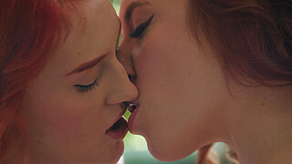Lilly Mays & Lola Red - Shades Of Red