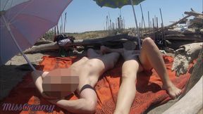 Flashing My Cock in Front of Strangers on a Beach While She Helps Me Cumshot It's Very Risky