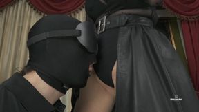 Mistress Ayn trains slave to recognize a Dominant Women by Their scents.