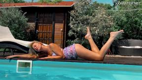 ”Babe Eyla Moore makes everyone hard as a rock”