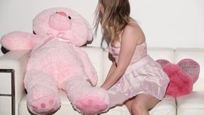 Coco's Valentine Solo! Pink Teddy &amp; Toys