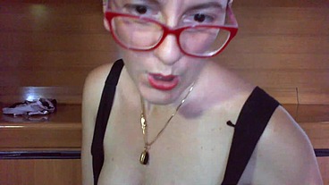 Italian slut secretary in smart working