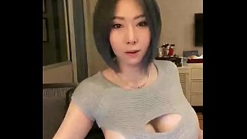 น้องแอมเต้นยั่วเห็นจุกหมอยสวยขึ้นกำลังพอดี