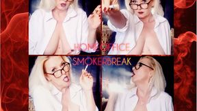 Topless Homeoffice smokerbreak with curvy Queen Joan