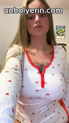 Watch this tattooed horny goth fingers soak thighs trembling
