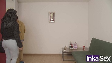Bailarín seduce a negra peruana cachonda