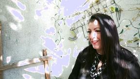 ”Yvanna, 35, trainer of competition horses!”