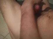 Cara jovem toca sua coisa-Young guy fingers his thing