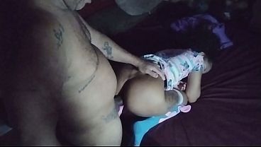 Meu padrasto comeu minha bocetinha.